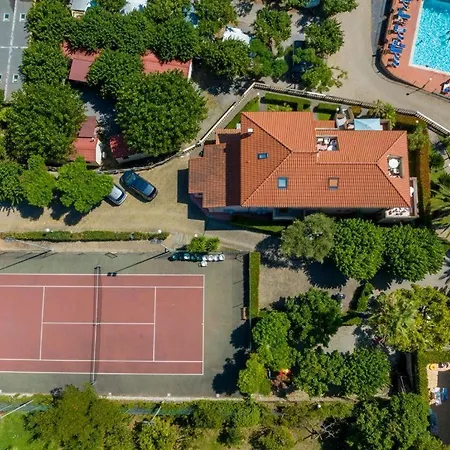Pian Dei Boschi Aparthotel