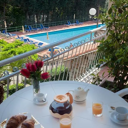 Pian Dei Boschi Aparthotel 3*