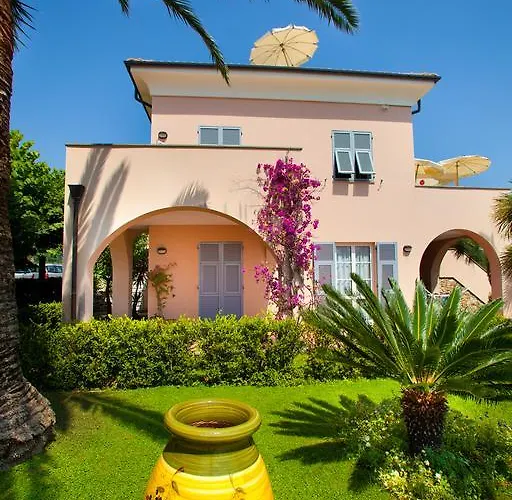 Aparthotel Pian Dei Boschi Pietra Ligure