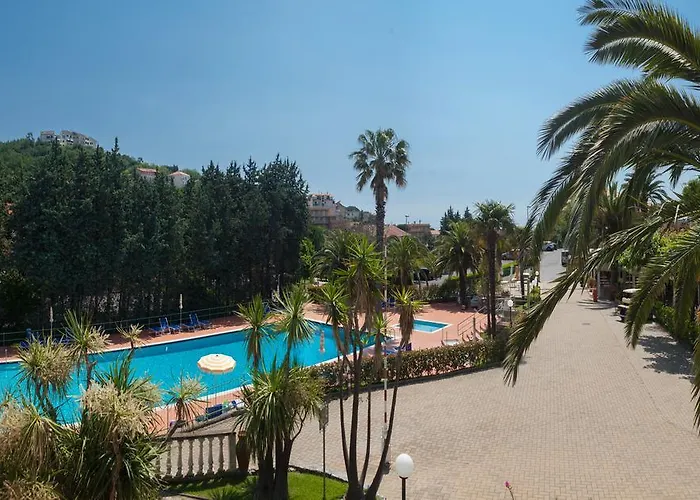 Pian Dei Boschi Aparthotel